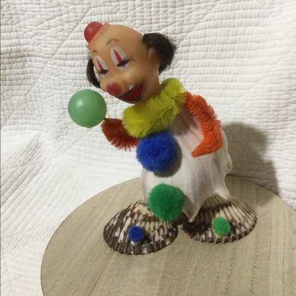 CLOWN FIGURINE made from Shells - Picture 3 of 7